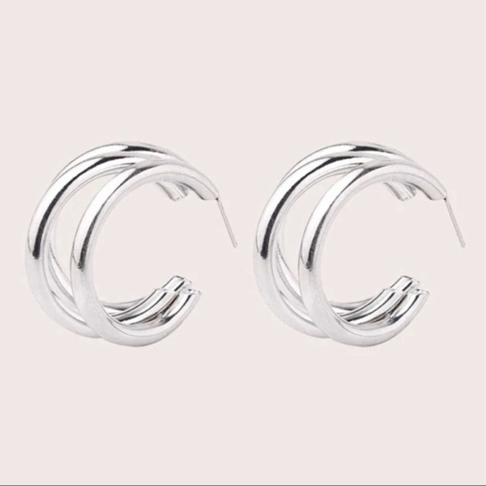 3/$30 🤍🤍 Layered Hoop Earrings